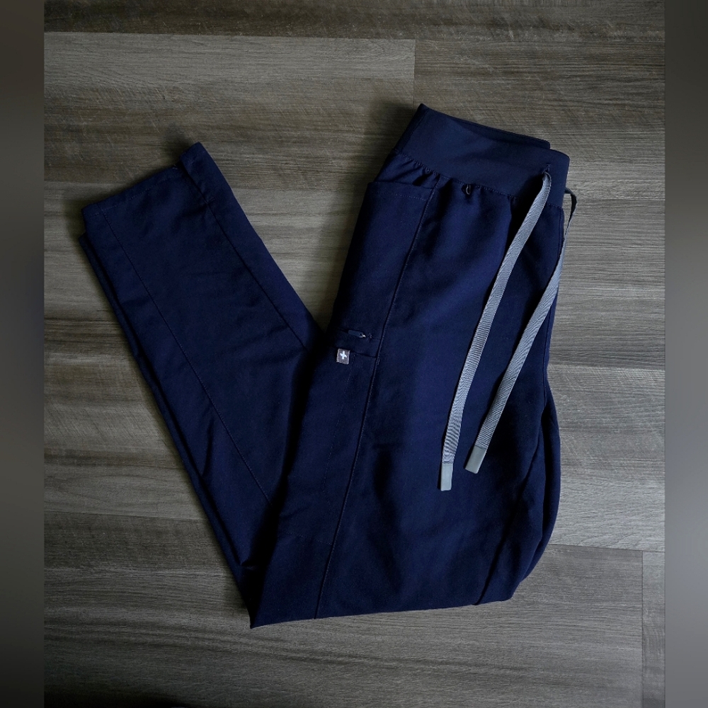 WORN ONCE Figs High Waisted Mayfair Skinny Tapered Scrub Pants